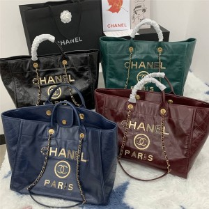 CHANEL官网香奈儿奢侈品牌包金属字母LOGO油蜡皮沙滩包购物袋AS8375