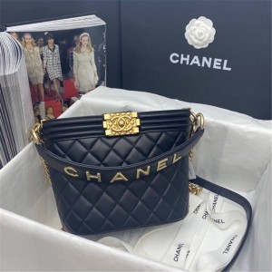 CHANEL中文官网香奈儿新款字母手柄水桶包AS8445