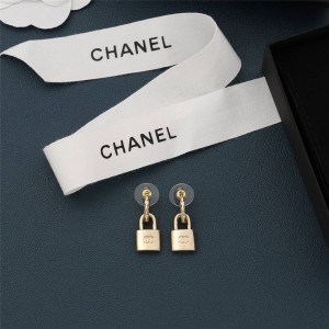 CHANEL香奈儿官网奢侈品关税做旧锁头耳勾耳环